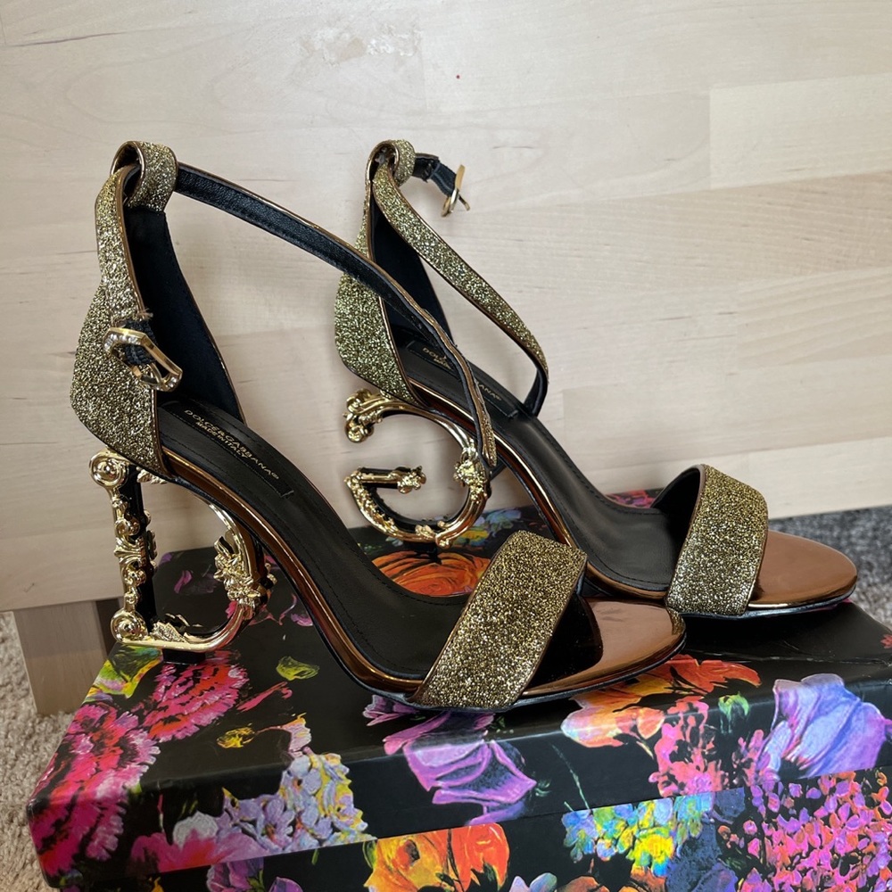 DG Heels